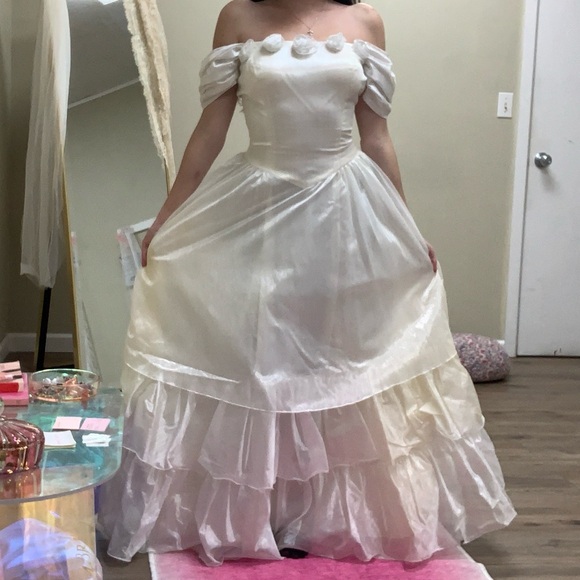 VINTAGE ROSETTE WEDDING DRESS - Picture 5 of 9